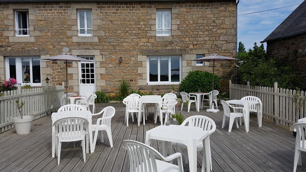 Le Relais De Launay Плубаланек Екстериор снимка