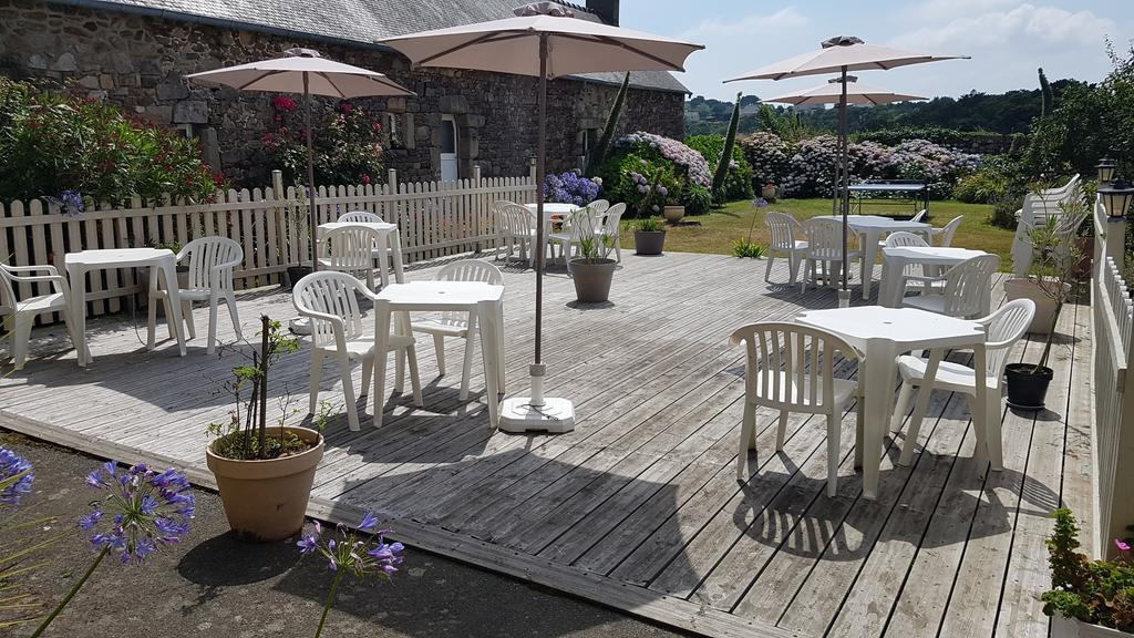 Le Relais De Launay Плубаланек Екстериор снимка